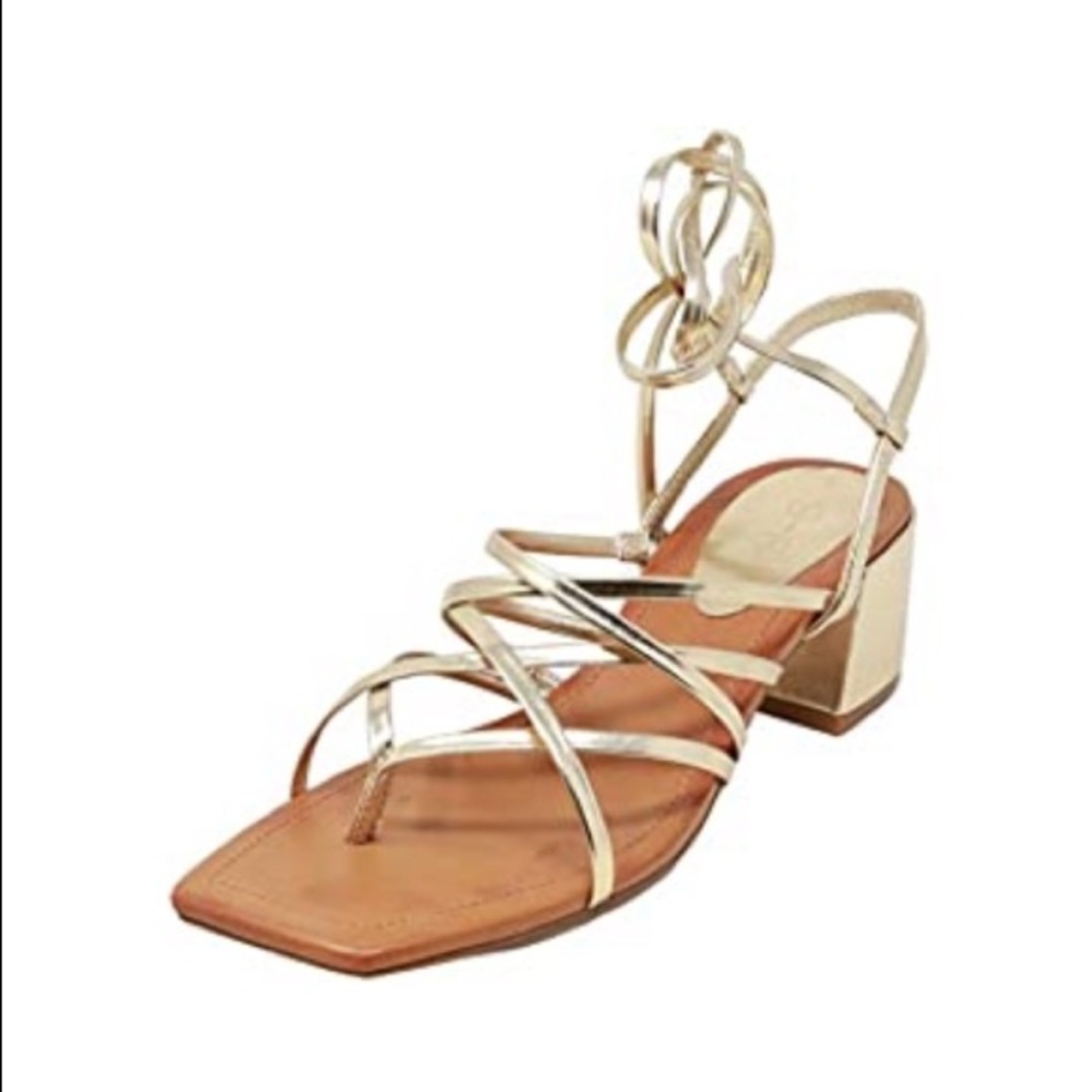 Jessica Simpson Women's Ivelle Faux Leather Wraparound Block Heeled Sandal